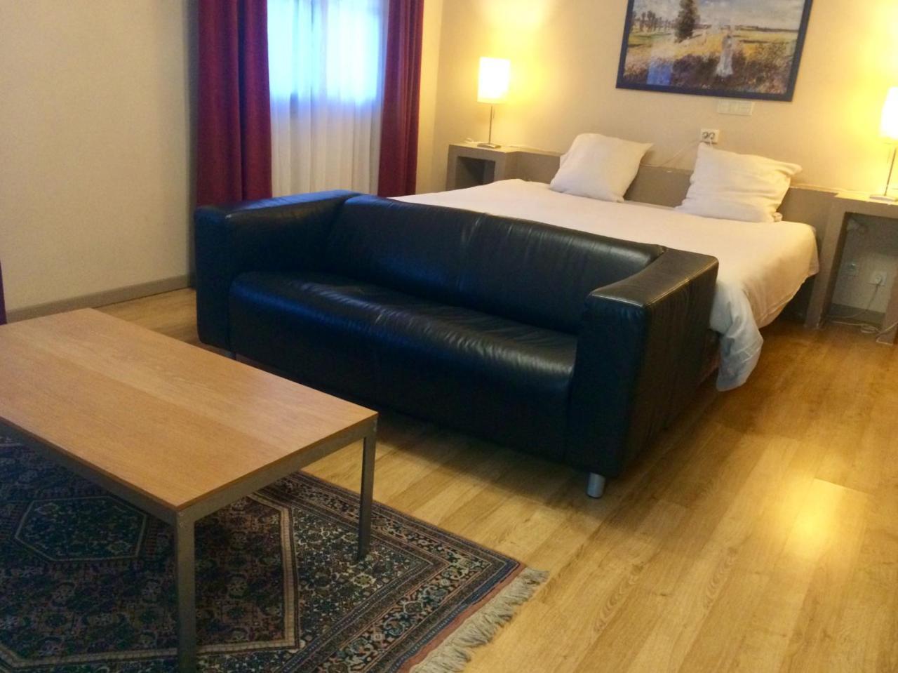Hotel La Venerie Virton Eksteriør bilde